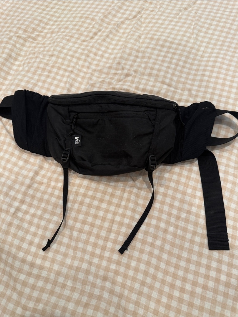 REI Black Waist Pack with Front Zipper Pocket - Picture 1 of 4